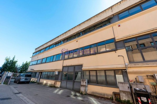locale di sgombero in vendita a San Giuliano Terme in zona San Martino a Ulmiano