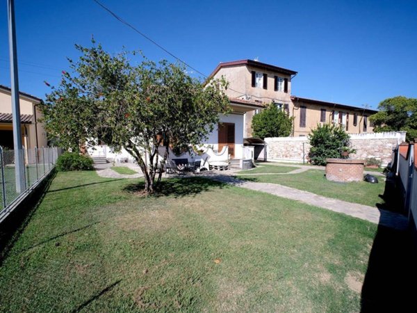 casa indipendente in vendita a San Giuliano Terme in zona Gello