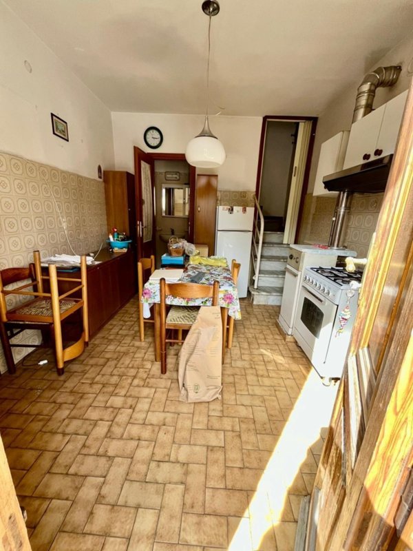 intera palazzina in vendita a San Giuliano Terme in zona Pappiana