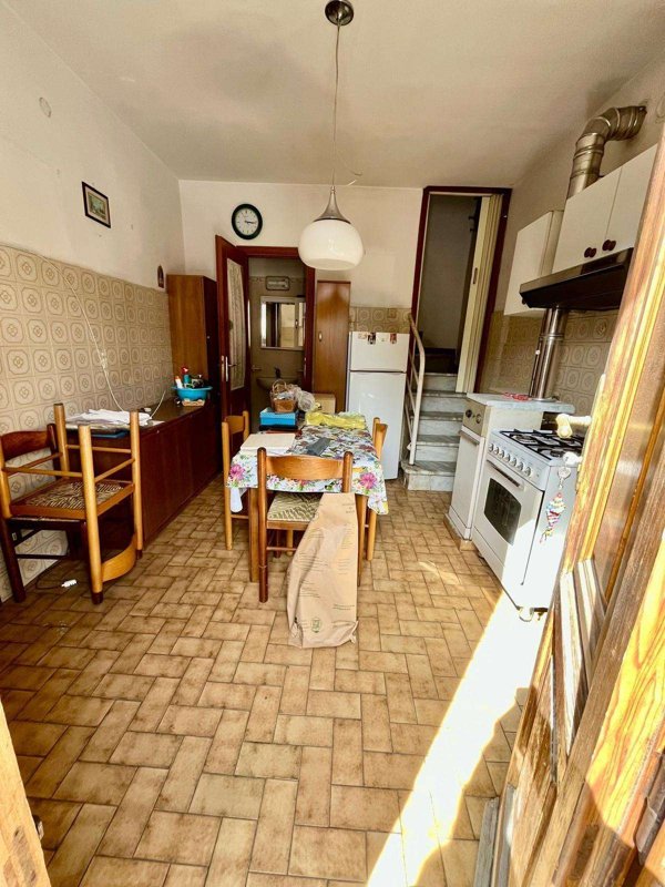 intera palazzina in vendita a San Giuliano Terme in zona Pappiana