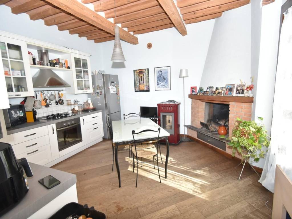 casa indipendente in vendita a San Giuliano Terme in zona Pontasserchio