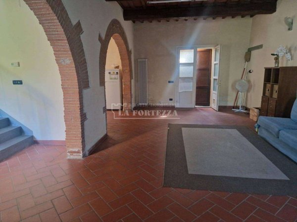 intera palazzina in vendita a San Giuliano Terme in zona Colignola
