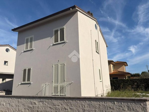 casa indipendente in vendita a San Giuliano Terme in zona Arena-Metato