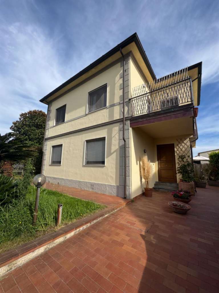 casa indipendente in vendita a San Giuliano Terme in zona Arena-Metato
