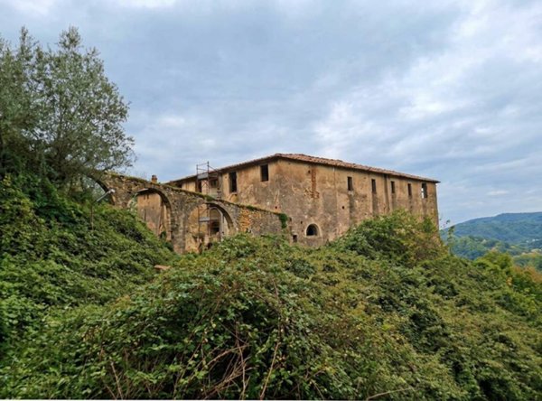 intera palazzina in vendita a San Giuliano Terme in zona Agnano