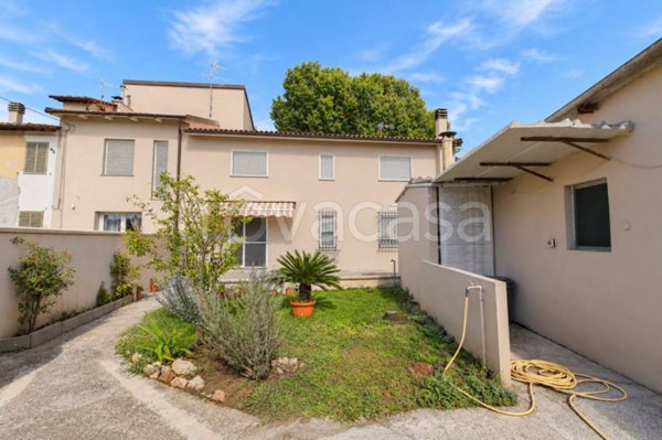 casa indipendente in vendita a San Giuliano Terme in zona Pappiana