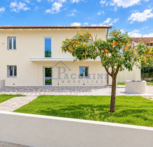 casa indipendente in vendita a San Giuliano Terme in zona Arena-Metato