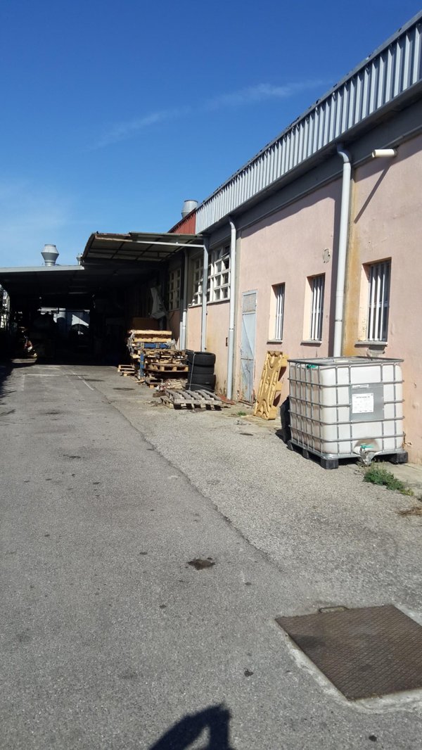 locale di sgombero in vendita a San Miniato