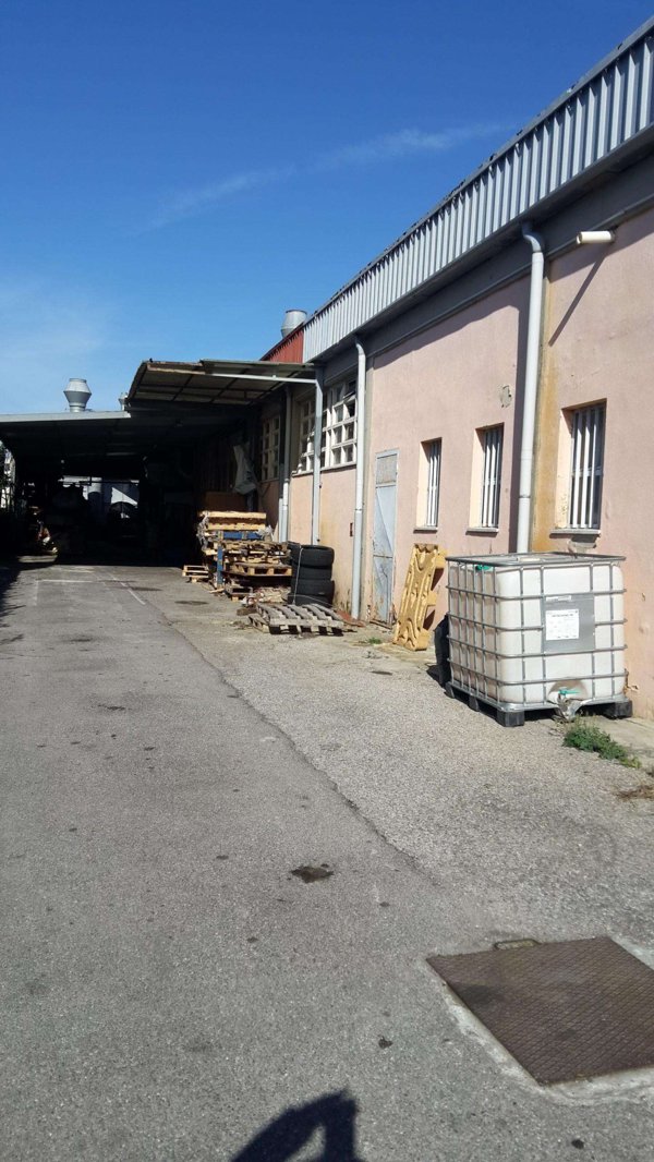 locale di sgombero in vendita a San Miniato