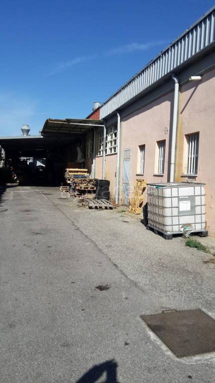 locale commerciale in vendita a San Miniato