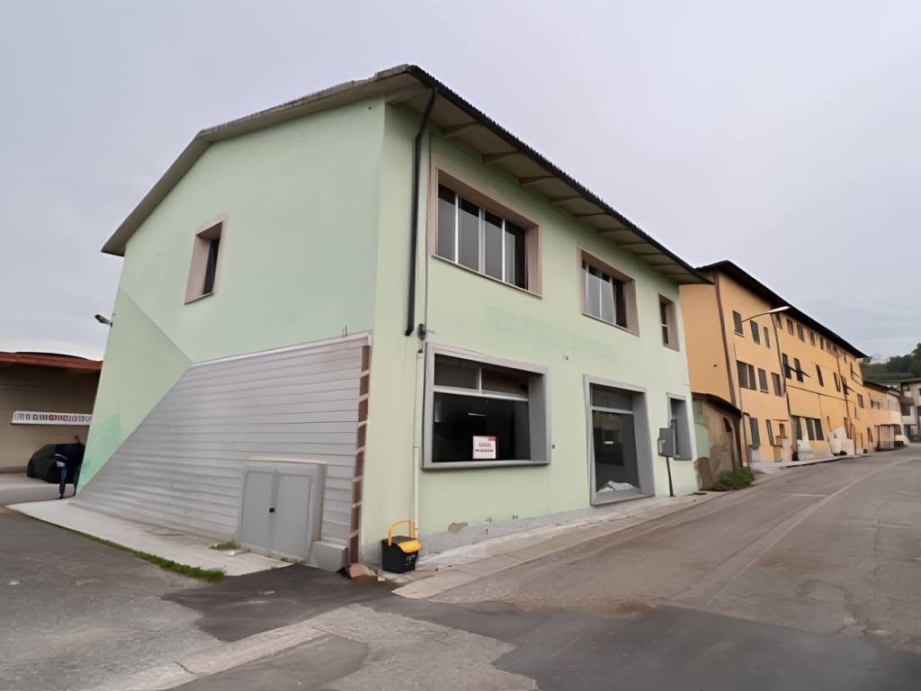 locale commerciale in vendita a San Miniato in zona Catena