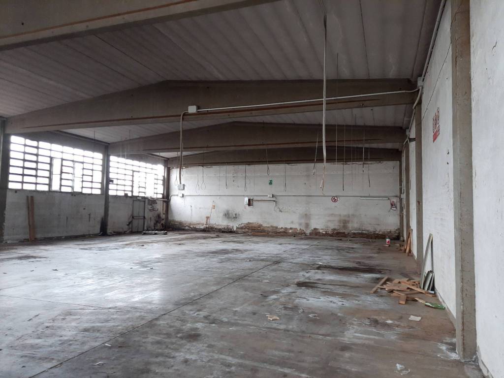 locale commerciale in vendita a San Miniato in zona San Donato