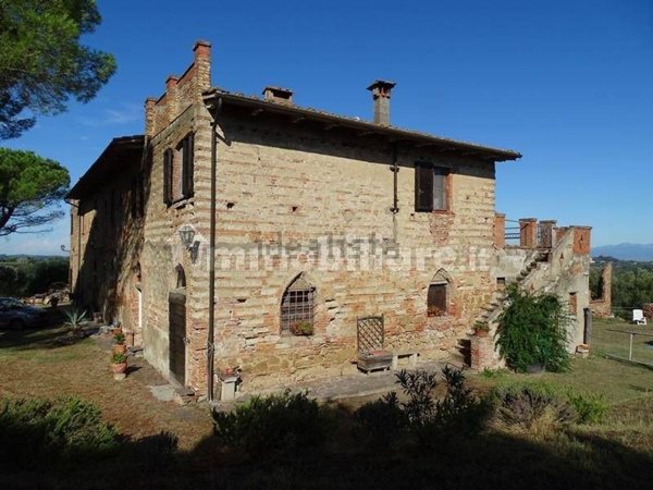 esavano in vendita a San Miniato