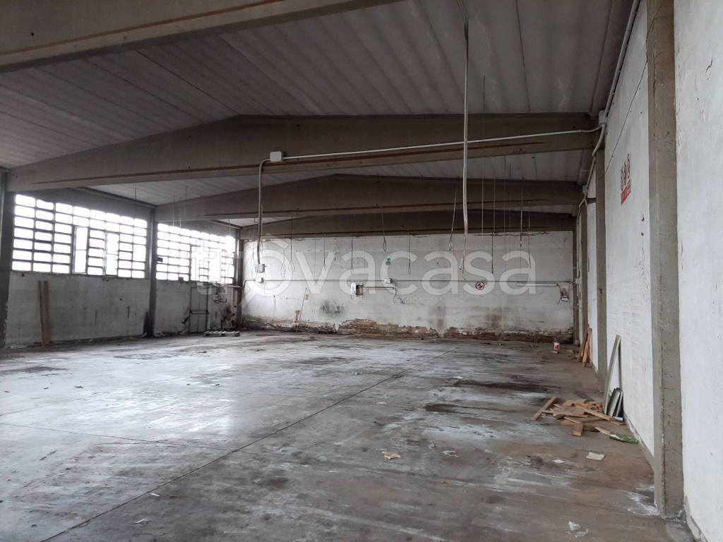 locale commerciale in vendita a San Miniato in zona San Donato