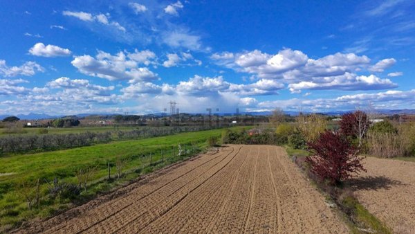 terreno edificabile in vendita a San Miniato in zona Isola