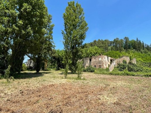 locale di sgombero in vendita a San Miniato in zona Corazzano