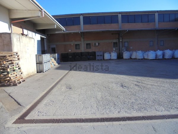 capannone in vendita a San Miniato in zona Ponte a Egola