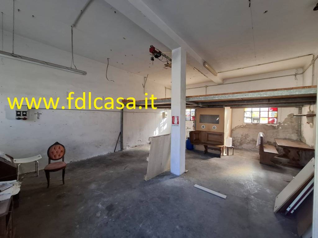 locale commerciale in vendita a San Miniato in zona Ponte a Egola