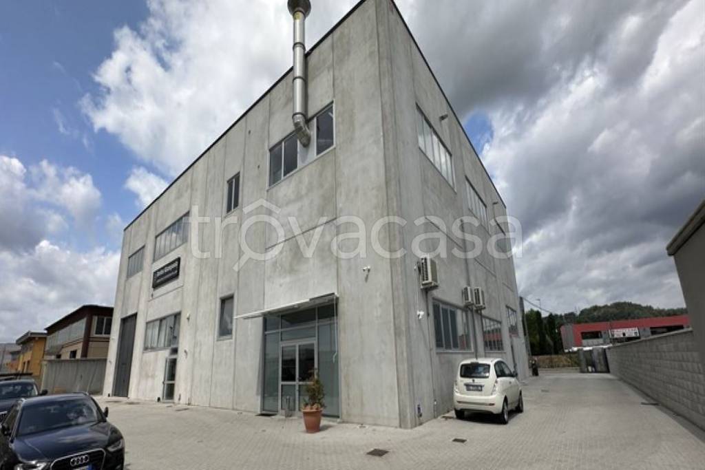 locale commerciale in vendita a Santa Croce sull'Arno