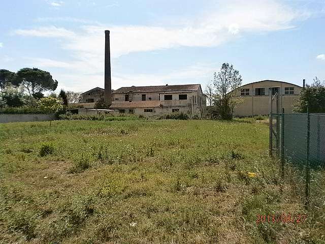 terreno edificabile in vendita a Santa Croce sull'Arno
