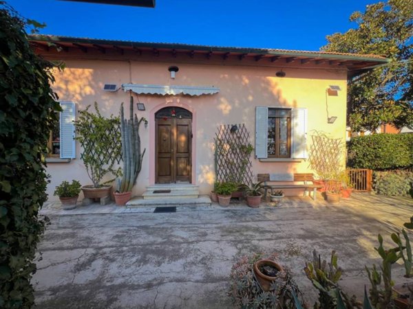 casa indipendente in vendita a Santa Croce sull'Arno