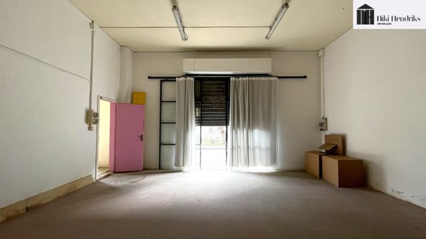 locale commerciale in vendita a Santa Croce sull'Arno