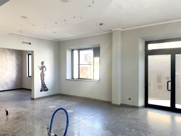 negozio in vendita a Santa Croce sull'Arno in zona Staffoli