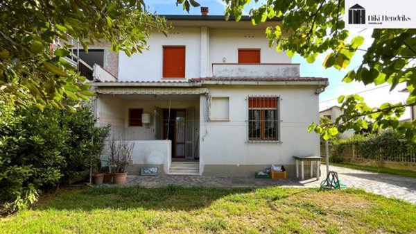 casa indipendente in vendita a Santa Croce sull'Arno