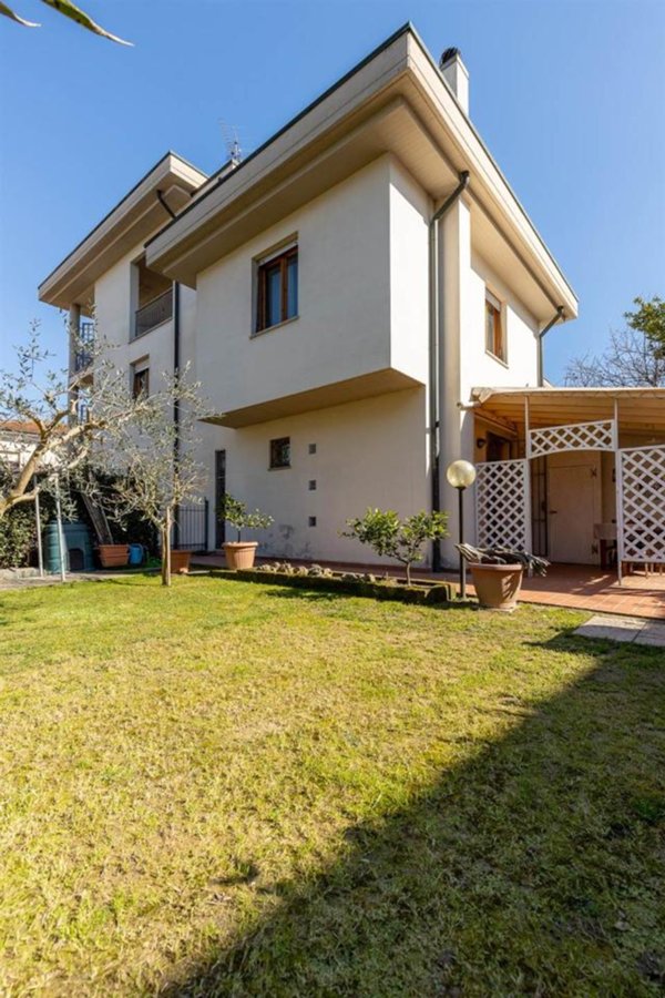 casa indipendente in vendita a Santa Croce sull'Arno
