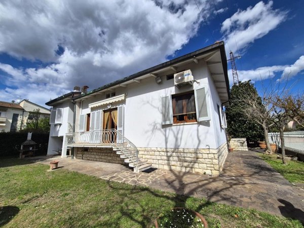 casa indipendente in vendita a Santa Croce sull'Arno