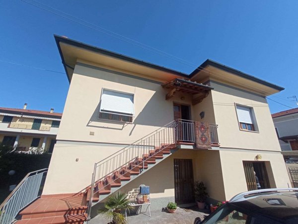 casa indipendente in vendita a Santa Croce sull'Arno