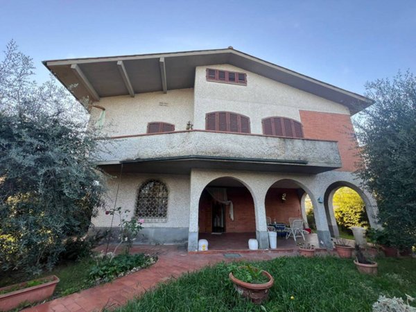 casa indipendente in vendita a Santa Croce sull'Arno
