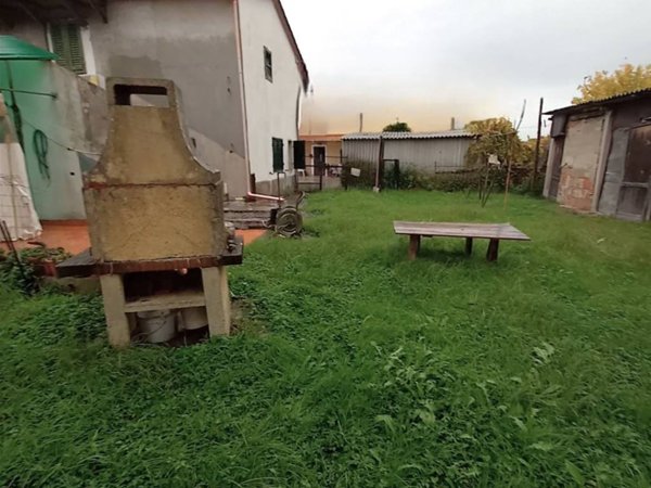 casa indipendente in vendita a Santa Croce sull'Arno