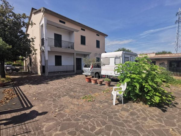 casa indipendente in vendita a Santa Croce sull'Arno
