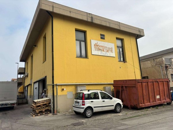 locale di sgombero in vendita a Santa Croce sull'Arno