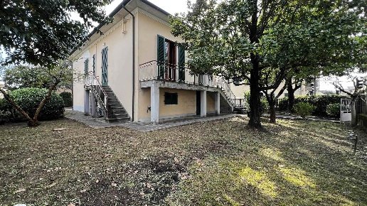 casa indipendente in vendita a Santa Croce sull'Arno