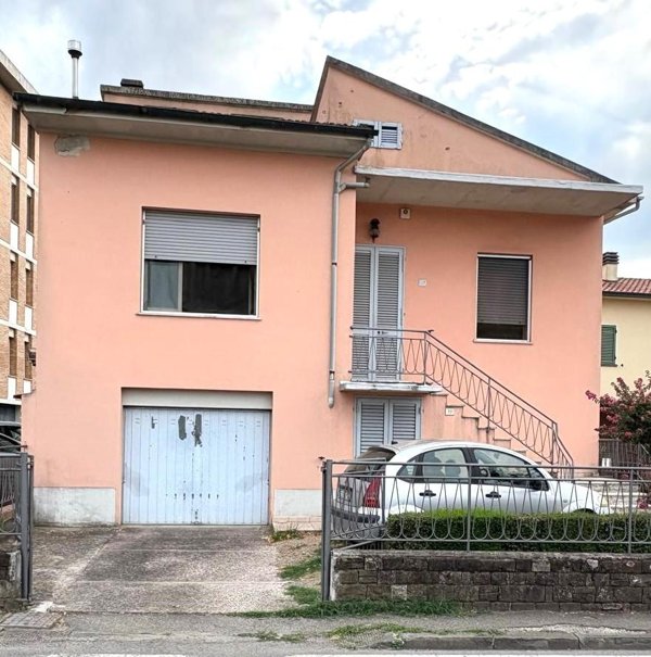 casa indipendente in vendita a Santa Croce sull'Arno