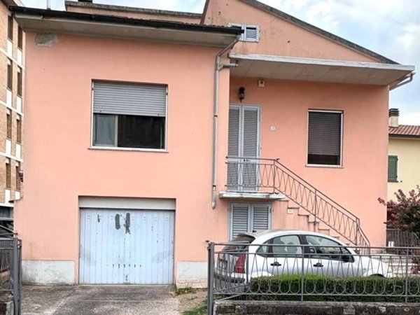 casa indipendente in vendita a Santa Croce sull'Arno