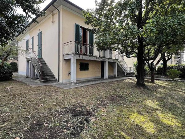 casa indipendente in vendita a Santa Croce sull'Arno
