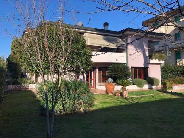casa indipendente in vendita a Santa Croce sull'Arno