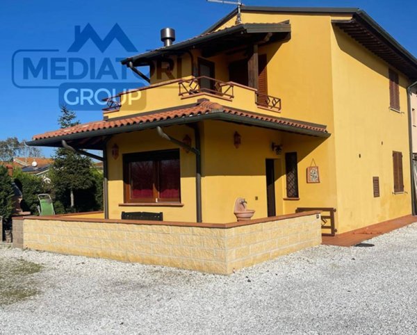 casa indipendente in vendita a Santa Croce sull'Arno