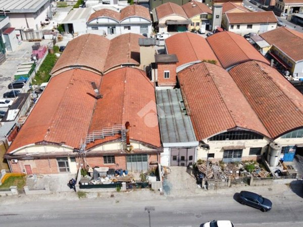 locale commerciale in vendita a Santa Croce sull'Arno