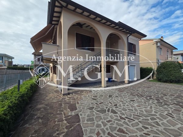 casa indipendente in vendita a Santa Croce sull'Arno