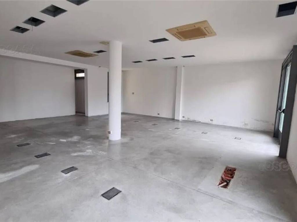 negozio in vendita a Santa Croce sull'Arno