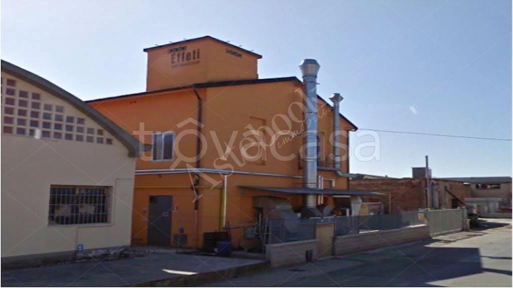 locale commerciale in vendita a Santa Croce sull'Arno