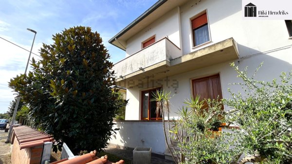 casa indipendente in vendita a Santa Croce sull'Arno