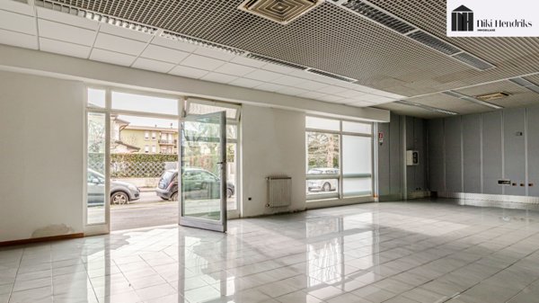 negozio in vendita a Santa Croce sull'Arno