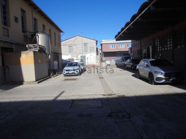 locale di sgombero in vendita a Santa Croce sull'Arno