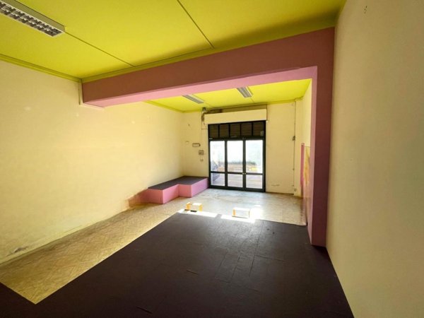 negozio in vendita a Santa Croce sull'Arno