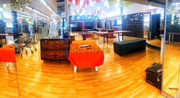 locale commerciale in vendita a Santa Croce sull'Arno